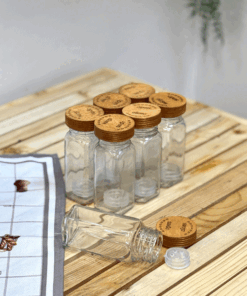 شیشه مکارتی درب چوبی